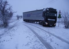 A hétvégén már megmarad a hó, körültekintően közlekedjen