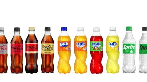 Fémdarabok a kólában: 26 millió palackot hív vissza a Coca-Cola Ausztriában, Magyarországon is érintett a Müller