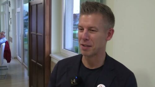 Magyar Péter Ajkán: „Ez nem oké!” – A Tisza Párt elnöke a megélhetési válságról és a korrupcióról