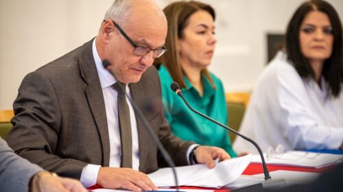 Politikai fordulat Pápán: Grőber Attila polgármester lemondott!