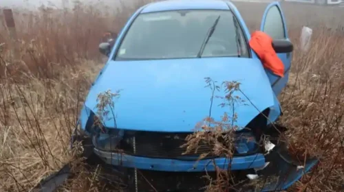 Árokba borult egy autó a 8-as főúton – Kábítószert fogyasztott, majd vezetett