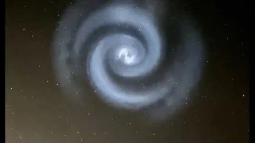 Titokzatos fényspirál az égen – égi csoda vagy emberi kéz műve?