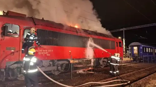 Mozdony gyulladt ki a balatonfüredi vasútállomáson – Késnek a vonatok az észak-balatoni vonalon