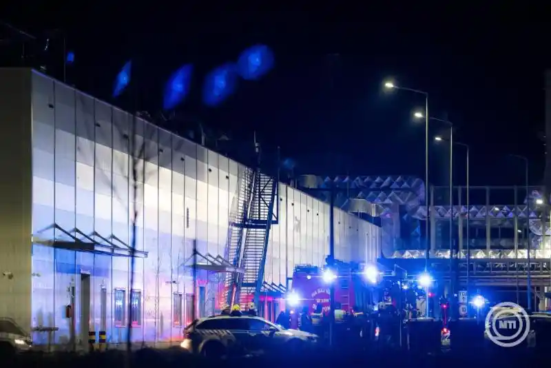 Szétrepedt cső vagy valami más? – Kérdések a sárándi riasztás és a debreceni gyárbaleset körül Szétrepedt cső vagy valami más? – Kérdések a sárándi riasztás és a debreceni gyárbaleset körül