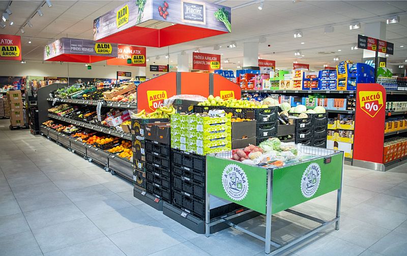 A forinterősödés nyertesei a vásárlók: több mint 100 termék árát vágta meg az ALDI